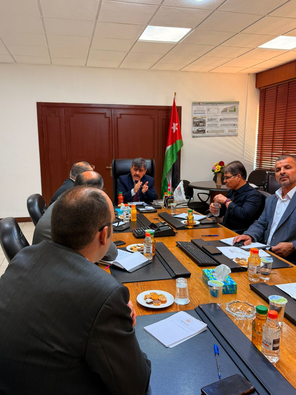 وفد_فلسطيني_يطلع_على_تجربة_الاستهلاكية_المدنية